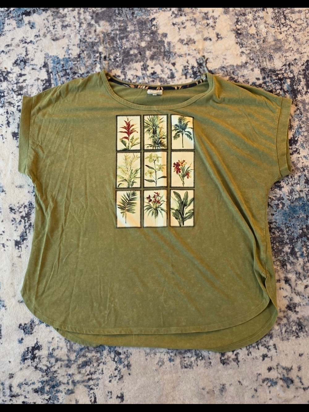 💥💥5 For $24💥💥 Olive Green Botanical Graphic Tee - Women Tops